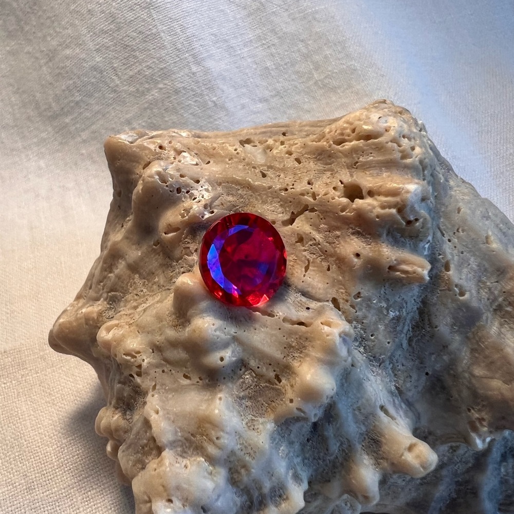 Volcanic Triplet Quartz Rd 5.33 cts - Picture 6 of 8